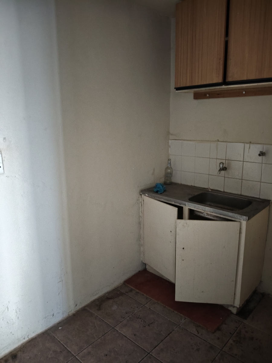 To Let Commercial Property for Rent in Okavango Park Western Cape